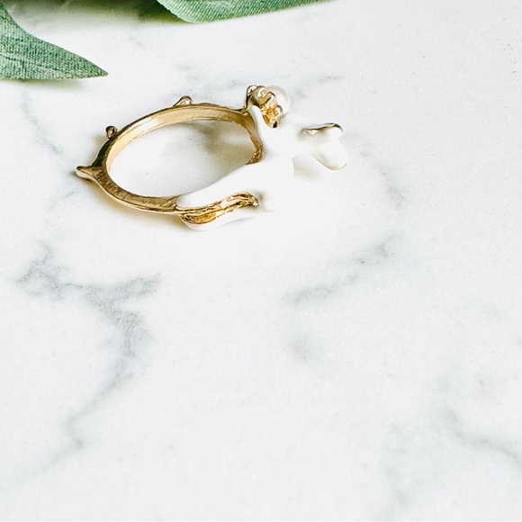 Enamel Bunny Rabbit Ring Gold Tone Faux Pearl Jewelry Animal Aesthetic Size 7 - Picture 4 of 11